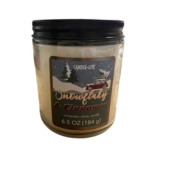 Candle Lite Snowflakes & Cinnamon Candle Jar Lidded 6.5 oz NEW Clove Vanilla - Picture 1 of 3